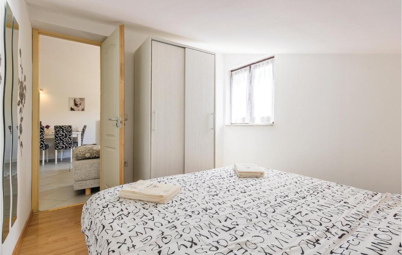 Amazing Apartment In Medulin With Wifi Ngoại thất bức ảnh